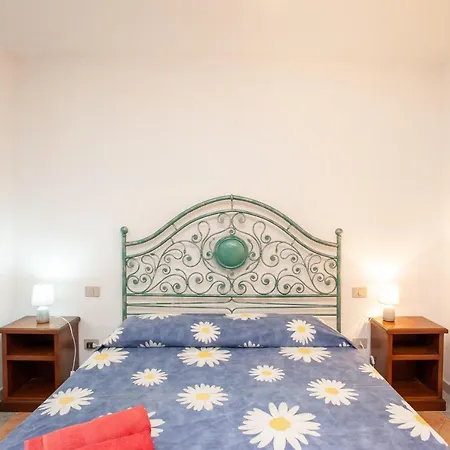 Acacia Apartment