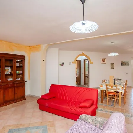 Acacia Apartment *